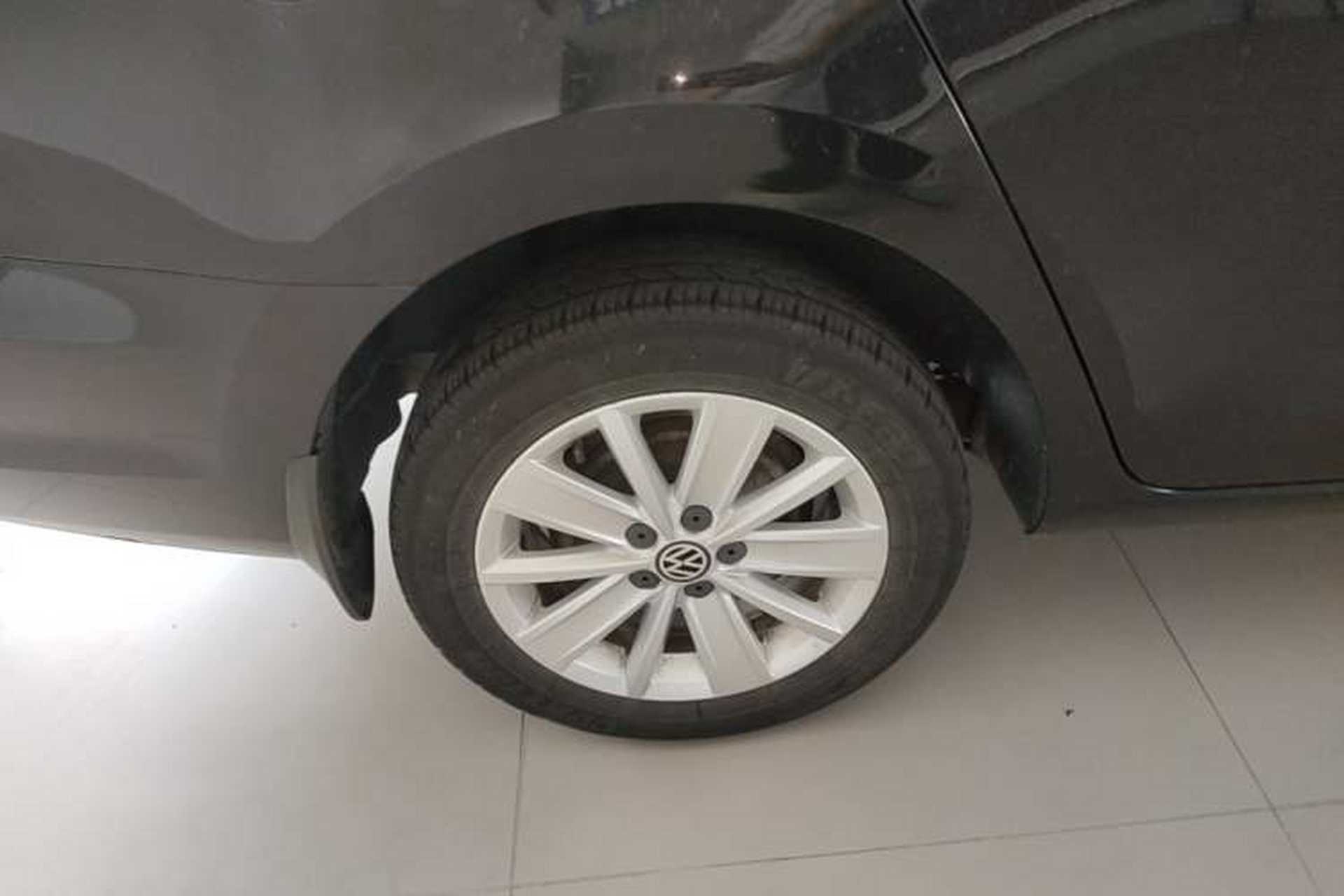 Used Volkswagen Jetta 2015 1.4L Manual Comfort Model Right Rear Wheel Hub