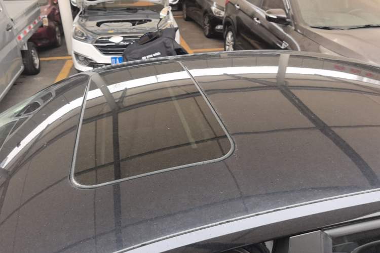 Used Volkswagen Jetta 2015 Zhihui Edition 1.4L Manual Comfort Model Roof