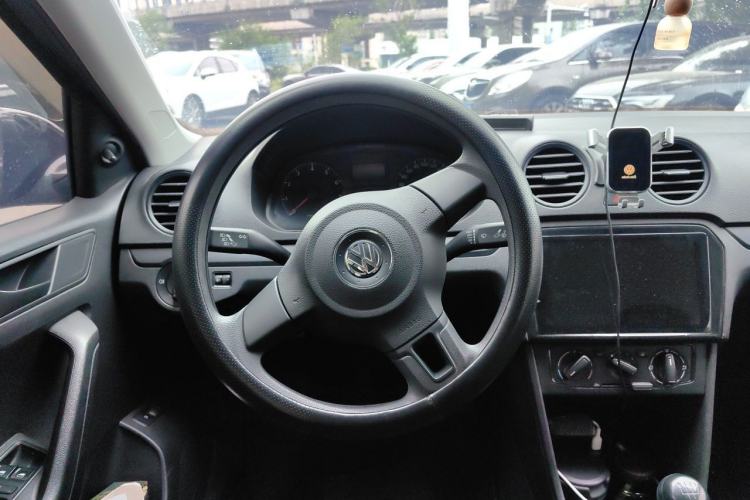 Used Volkswagen Jetta 2015 Value Edition 1.6L Manual Fashionable Style Steering Wheel