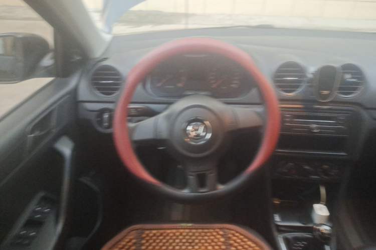 Used Volkswagen Jetta 2015 1.4L Manual Fashion Model Steering Wheel