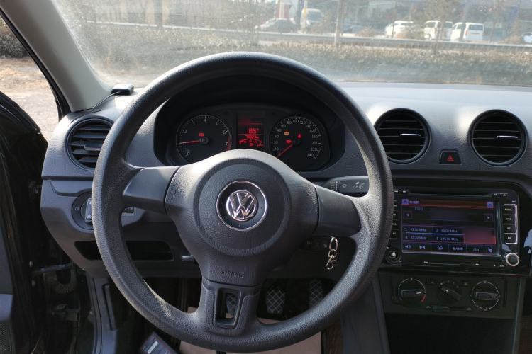 Used Volkswagen Jetta 2015 Value Edition 1.6L Manual Fashionable Style Steering Wheel