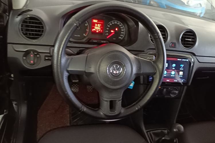Used Volkswagen Jetta 2015 1.4L Manual Fashion Model Steering Wheel