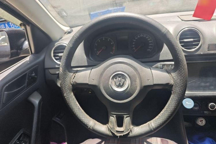 Used Volkswagen Jetta 2015 1.6L Manual Fashion Edition Steering Wheel
