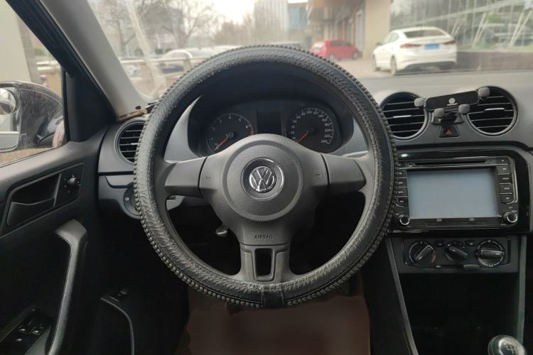 Used Volkswagen Jetta 2015 Value Edition 1.6L Manual Fashionable Style Steering Wheel