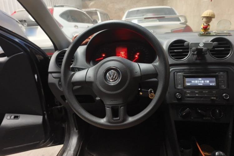 Used Volkswagen Jetta 2015 Zhuihui Edition 1.4L Manual Fashion Model Steering Wheel