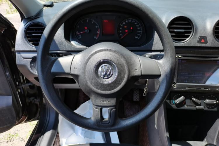 Used Volkswagen Jetta 2015 Value Edition 1.6L Manual Fashionable Style Steering Wheel