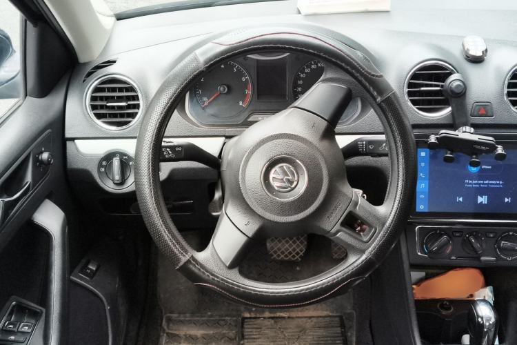 Used Volkswagen Jetta 2015 Value Edition 1.6L Automatic Comfort Version Steering Wheel