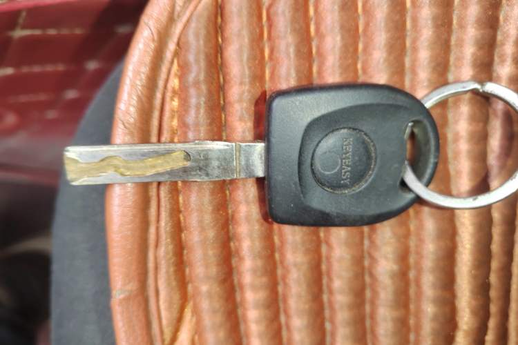 Used Volkswagen Jetta 2015 1.6L Manual Fashion Edition Vehicle Key