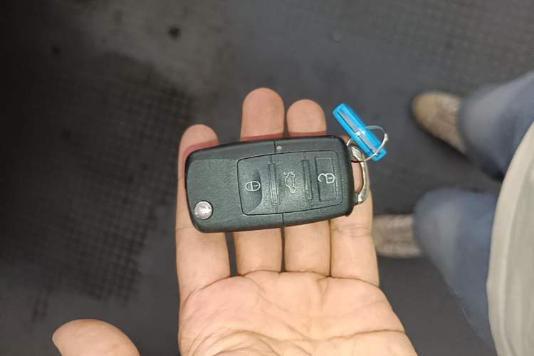 Used Volkswagen Jetta 2015 1.4L Manual Fashion Model Vehicle Key