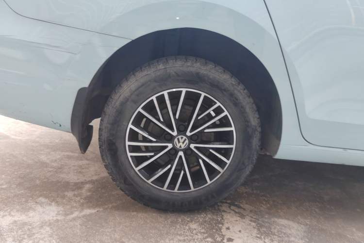 Used Volkswagen Jetta 2015 Value Edition 1.6L Automatic Fashion Version Right Rear Wheel Hub