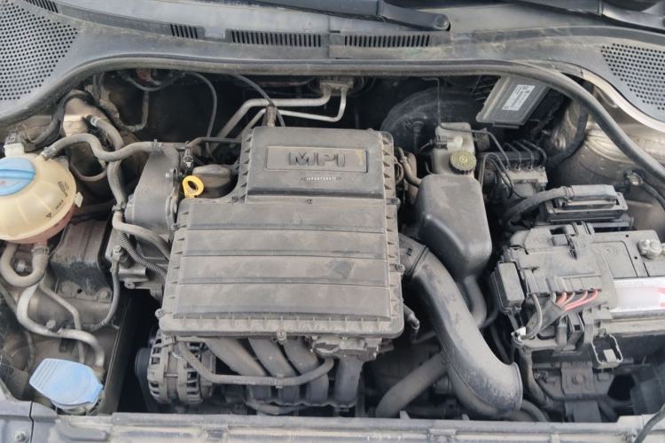 Used Volkswagen Jetta 2015 Value Edition 1.6L Automatic Fashion Version Engine Bay