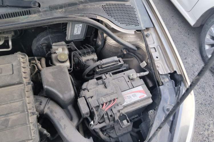 Used Volkswagen Jetta 2015 Value Edition 1.6L Automatic Fashion Version Engine Bay Left