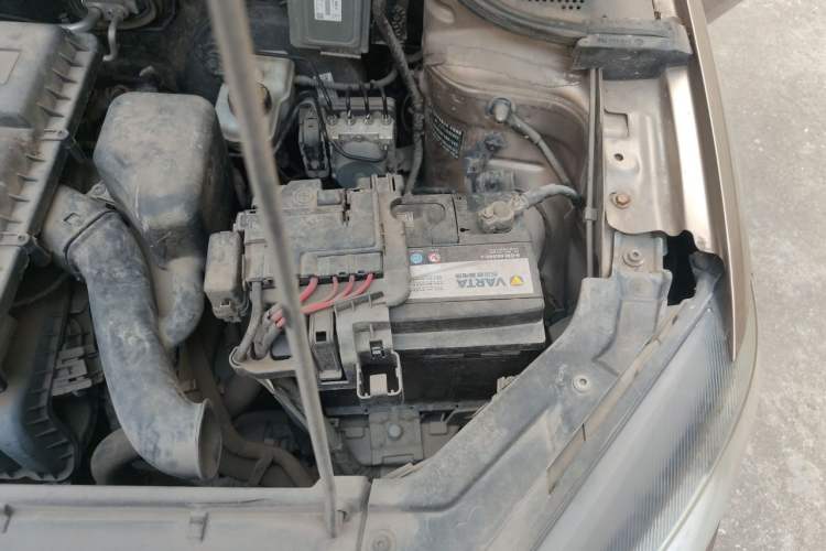 Used Volkswagen Jetta 2015 1.6L Manual Fashion Edition Engine Bay Left