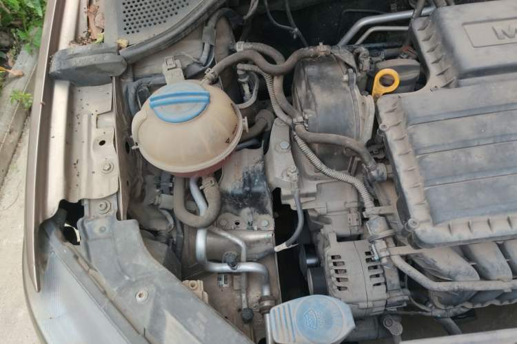 Used Volkswagen Jetta 2015 1.6L Manual Fashion Edition Engine Bay Right