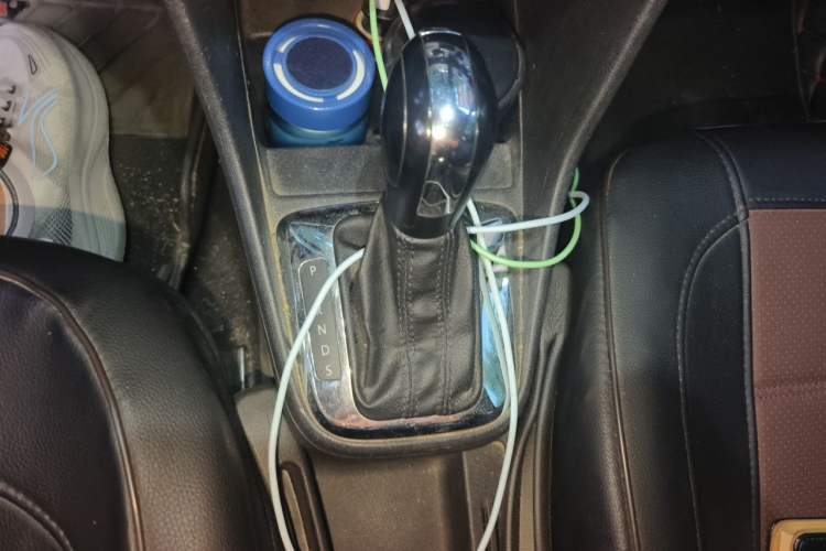 Used Volkswagen Jetta 2015 Value Edition 1.6L Automatic Comfort Version Gear Lever