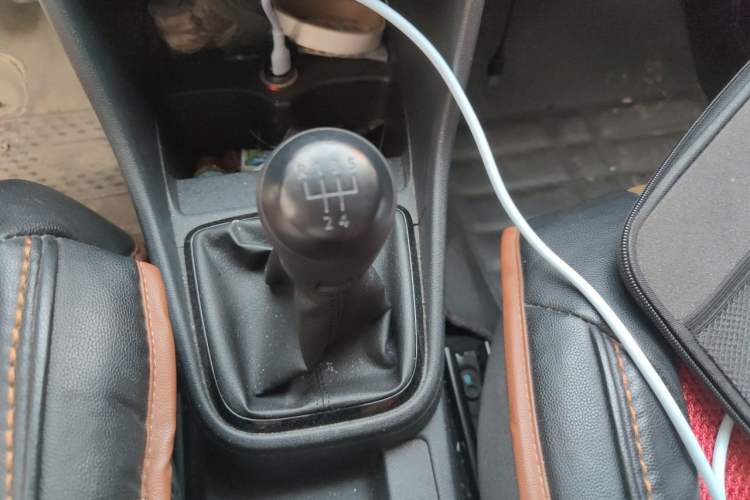 Used Volkswagen Jetta 2015 1.6L Manual Fashion Edition Gear Lever