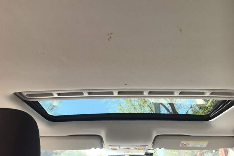 Used Volkswagen Jetta 2015 Zhuihui Edition 1.6L Manual Comfort Model Headliner