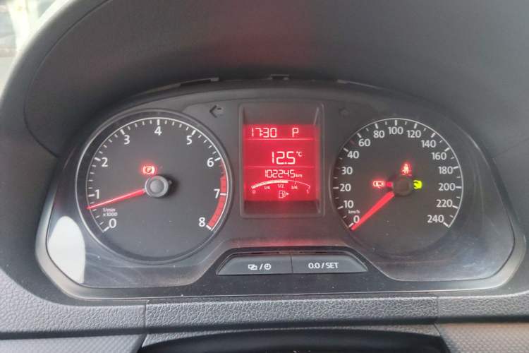 Used Volkswagen Jetta 2015 Value Edition 1.6L Automatic Fashion Version Instrument Cluster