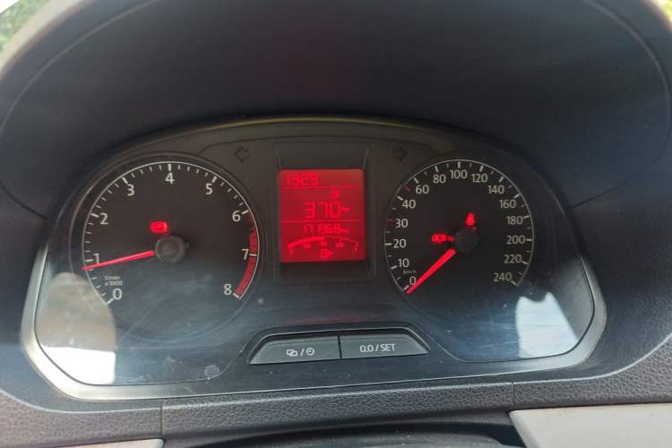 Used Volkswagen Jetta 2015 1.4L Manual Comfort Model Instrument Cluster