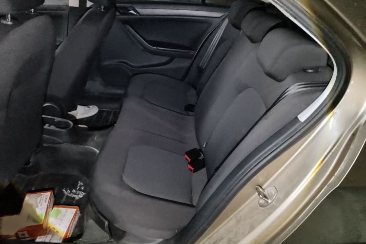 Used Volkswagen Jetta 2015 Value Edition 1.6L Automatic Fashion Version Interior 4