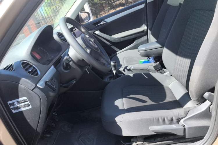 Used Volkswagen Jetta 2015 Zhuihui Edition 1.6L Manual Comfort Model Left Front Seat