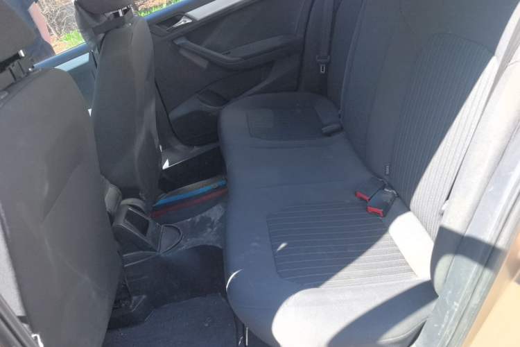 Used Volkswagen Jetta 2015 Zhuihui Edition 1.6L Manual Comfort Model Left Rear Seat