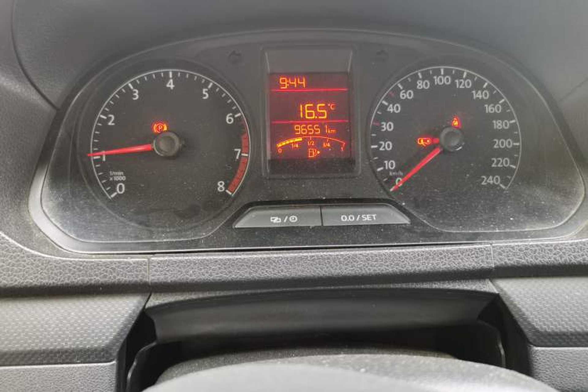 Used Volkswagen Jetta 2015 Zhuihui Edition 1.4L Manual Fashion Model Odometer Close Up