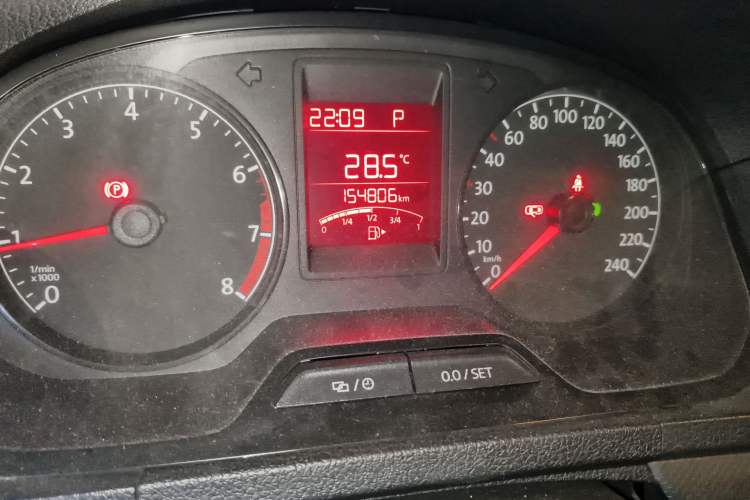 Used Volkswagen Jetta 2015 Value Edition 1.6L Automatic Fashion Version Odometer Close Up