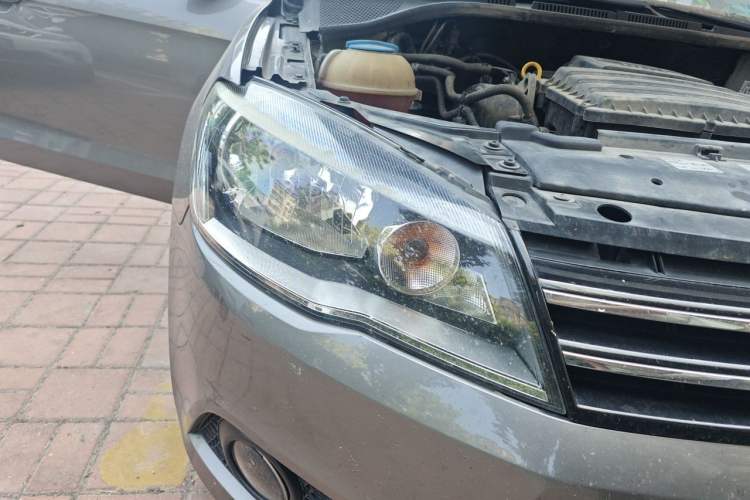 Used Volkswagen Jetta 2015 1.4L Manual Comfort Model Right Front Headlight