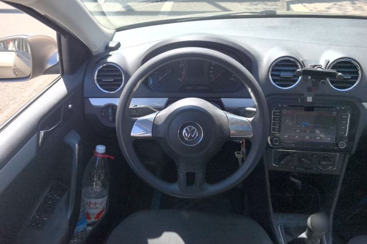 Used Volkswagen Jetta 2015 Zhuihui Edition 1.6L Manual Comfort Model Steering Wheel