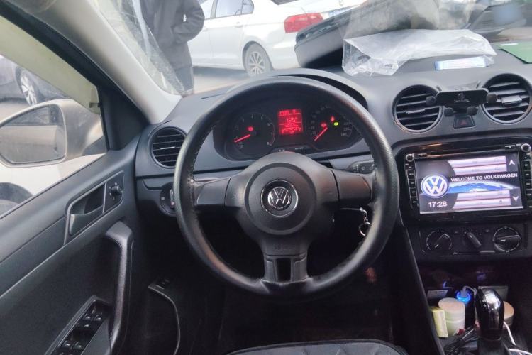 Used Volkswagen Jetta 2015 Value Edition 1.6L Automatic Fashion Version Steering Wheel