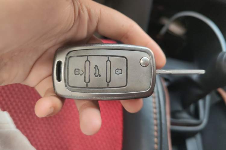 Used Volkswagen Jetta 2015 1.6L Manual Fashion Edition Vehicle Key