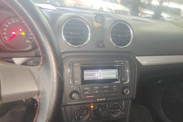 Used Volkswagen Jetta 2015 1.6L Automatic Comfort Model Audio And AC Panel