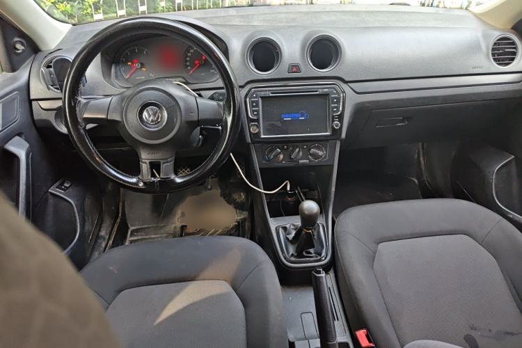 Used Volkswagen Jetta 2015 1.6L Manual Fashion Edition Center Console