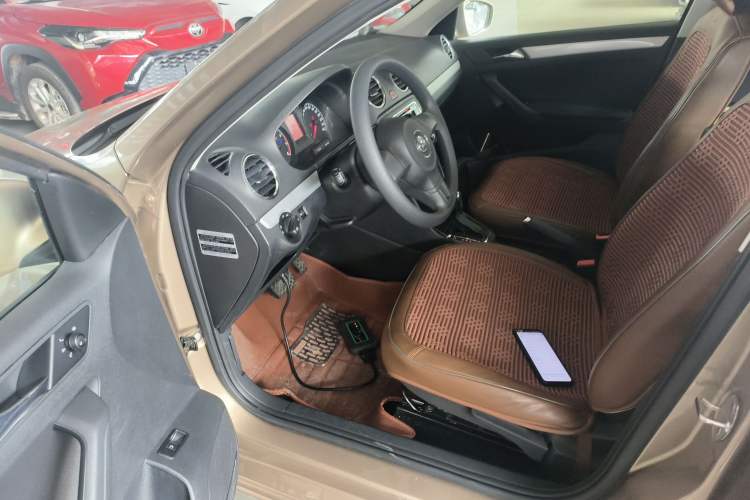 Used Volkswagen Jetta 2015 Value Edition 1.6L Automatic Comfort Version Driver Seat