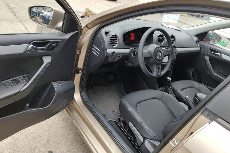 Used Volkswagen Jetta 2015 1.6L Automatic Comfort Model Driver Seat