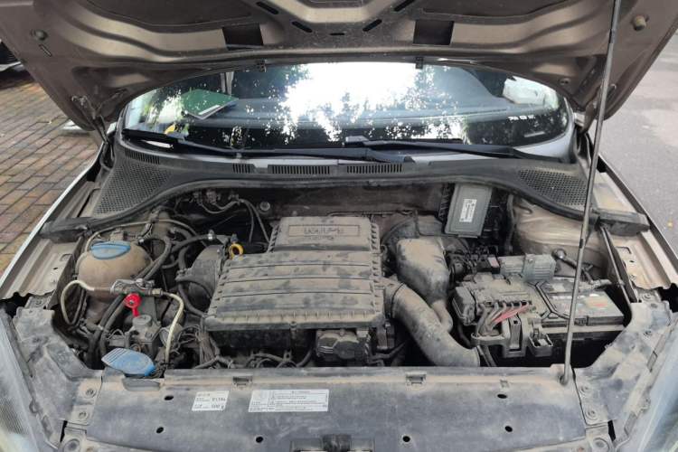 Used Volkswagen Jetta 2015 Value Edition 1.6L Manual Fashionable Style Engine Bay