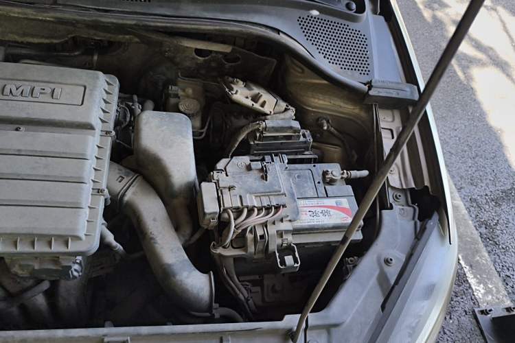 Used Volkswagen Jetta 2015 1.6L Automatic Comfort Model Engine Bay Left