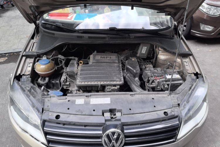 Used Volkswagen Jetta 2015 Zhuihui Edition 1.4L Manual Fashion Model Engine Bay
