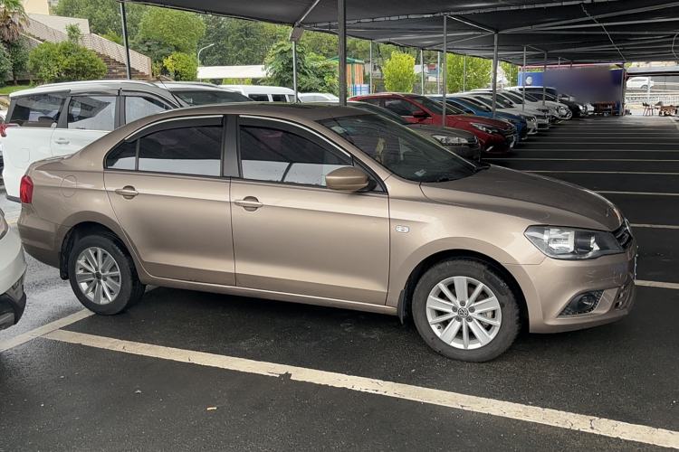 Used Volkswagen Jetta 2015 Zhuihui Edition 1.6L Manual Comfort Model Exterior 2