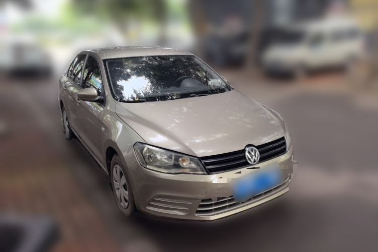Used Volkswagen Jetta 2015 Value Edition 1.6L Manual Fashionable Style Front Right 45 Deg