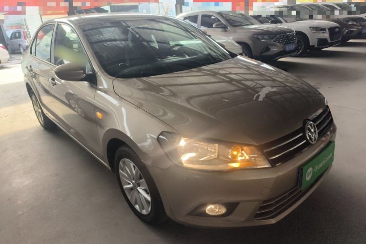 Used Volkswagen Jetta 2015 Value Edition 1.6L Automatic Comfort Version Front Right 45 Deg