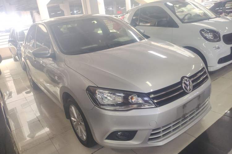 Used Volkswagen Jetta 2015 1.6L Automatic Comfort Model Front Right 45 Deg