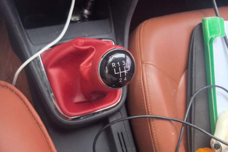 Used Volkswagen Jetta 2015 Zhuihui Edition 1.6L Manual Comfort Model Gear Lever