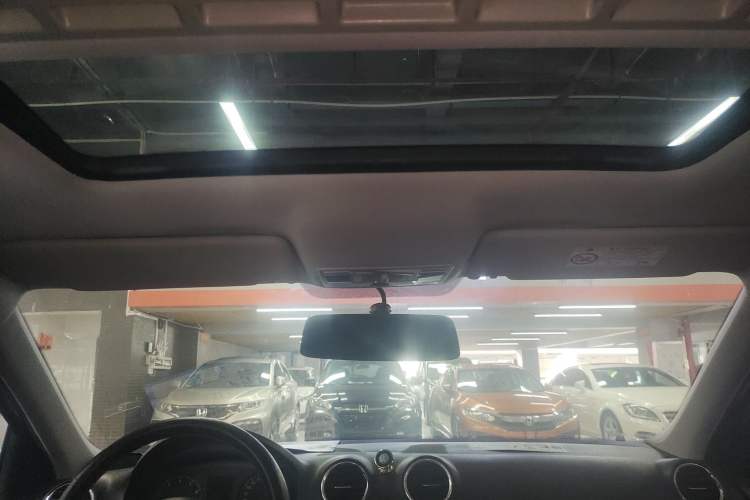 Used Volkswagen Jetta 2015 1.6L Automatic Comfort Model Headliner