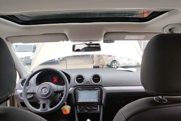 Used Volkswagen Jetta 2015 1.6L Automatic Comfort Model Headliner