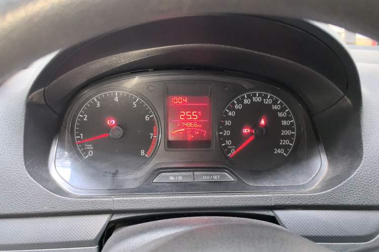 Used Volkswagen Jetta 2015 Value Edition 1.6L Manual Fashionable Style Instrument Cluster