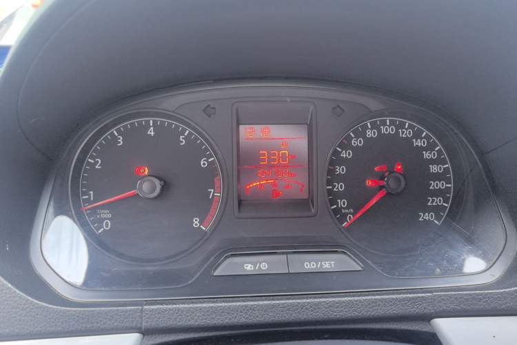 Used Volkswagen Jetta 2015 Zhuihui Edition 1.6L Manual Comfort Model Instrument Cluster