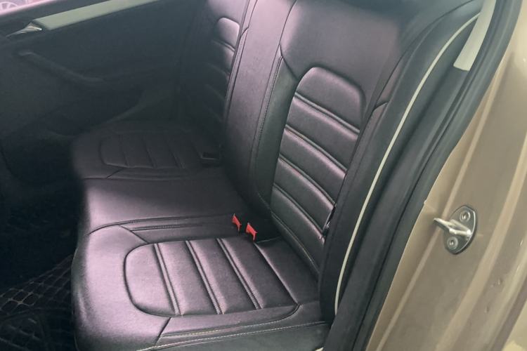 Used Volkswagen Jetta 2015 Zhuihui Edition 1.6L Manual Comfort Model Interior 1