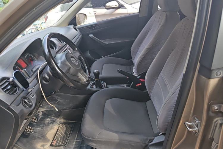 Used Volkswagen Jetta 2015 1.6L Manual Fashion Edition Left Front Seat